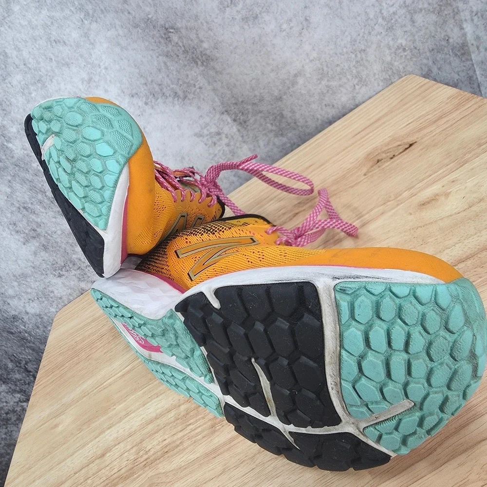New‎ Balance Fresh Foam 680v7 Running Shoes Womens 9 B Orange Sneakers Trainers